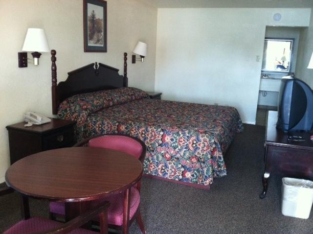 Knights Inn San Angelo Room photo